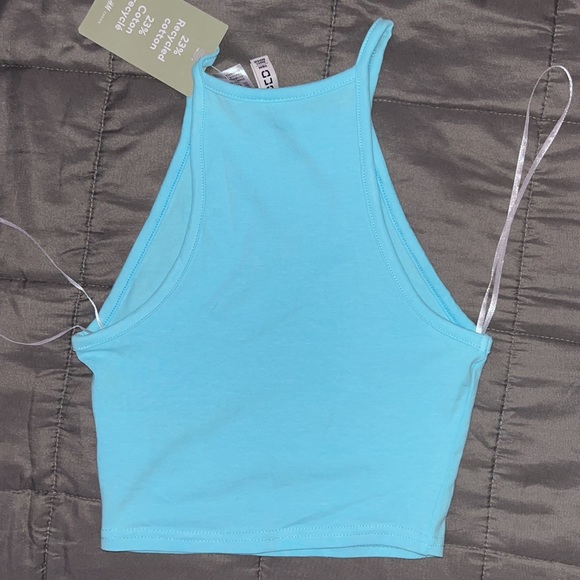 Blue halter crop top - Picture 2 of 2